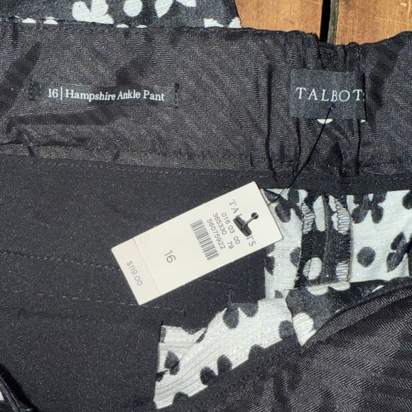 Talbots Hampshire Ankle Pants Size 16 Butterfly Pattern Black and White - Picture 3 of 5